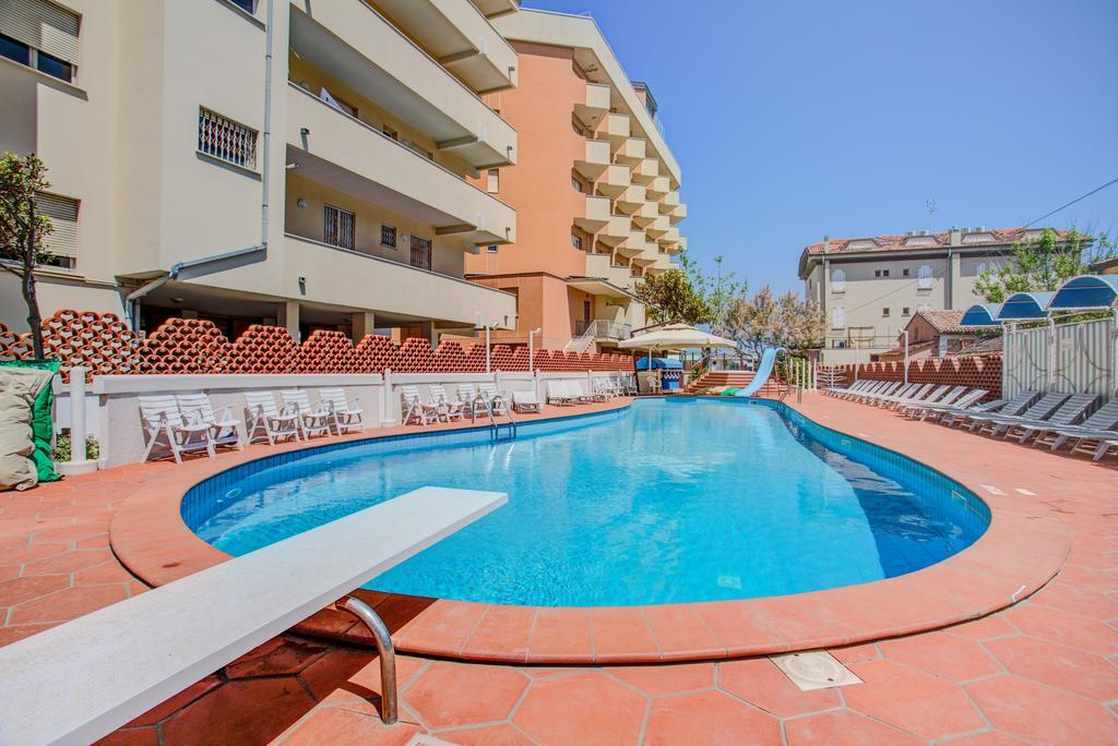 Hotel Rosalba - Valentini Family Village Bellaria-Igea Marina Exterior photo